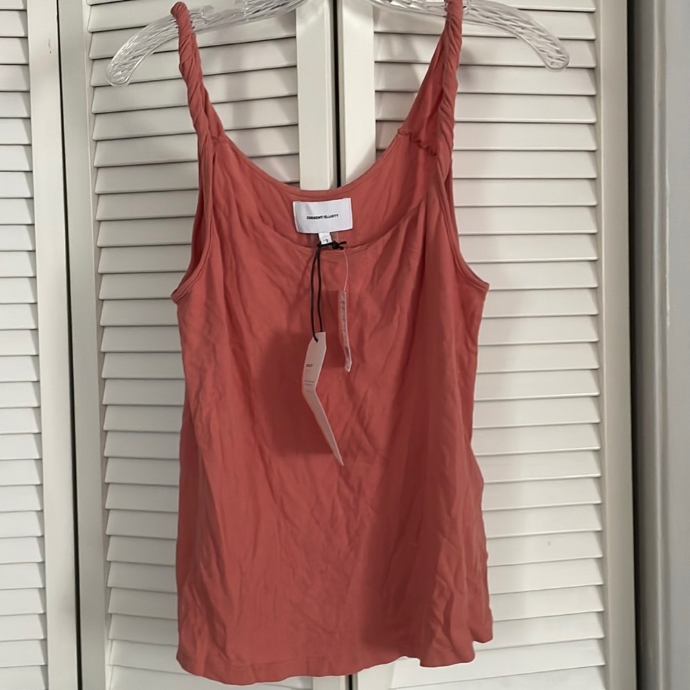 Current Elliott women’s knit tank. Brick color. Size 1=S. New with tags.